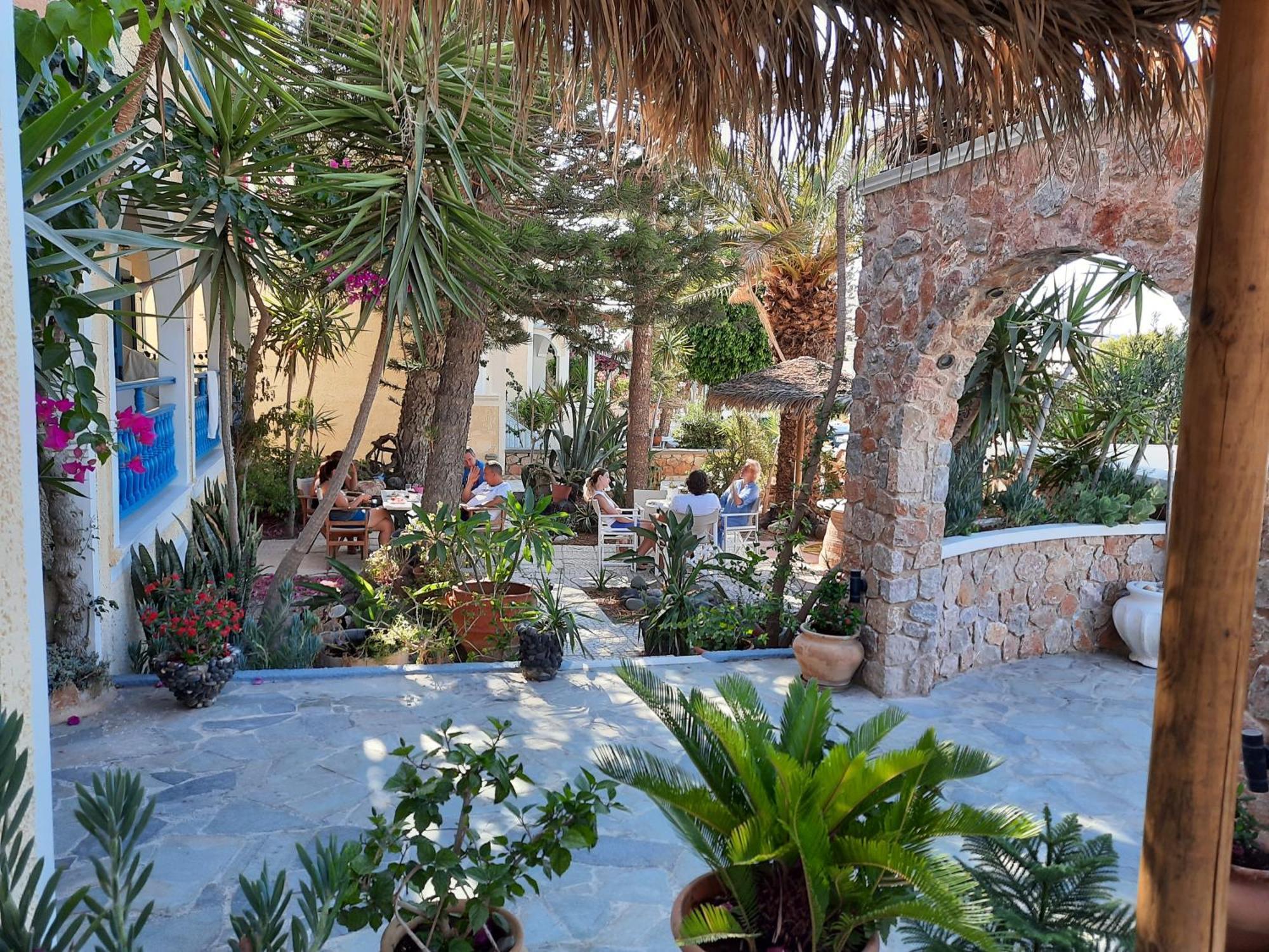 Hotel Zeus Kamari  Ngoại thất bức ảnh